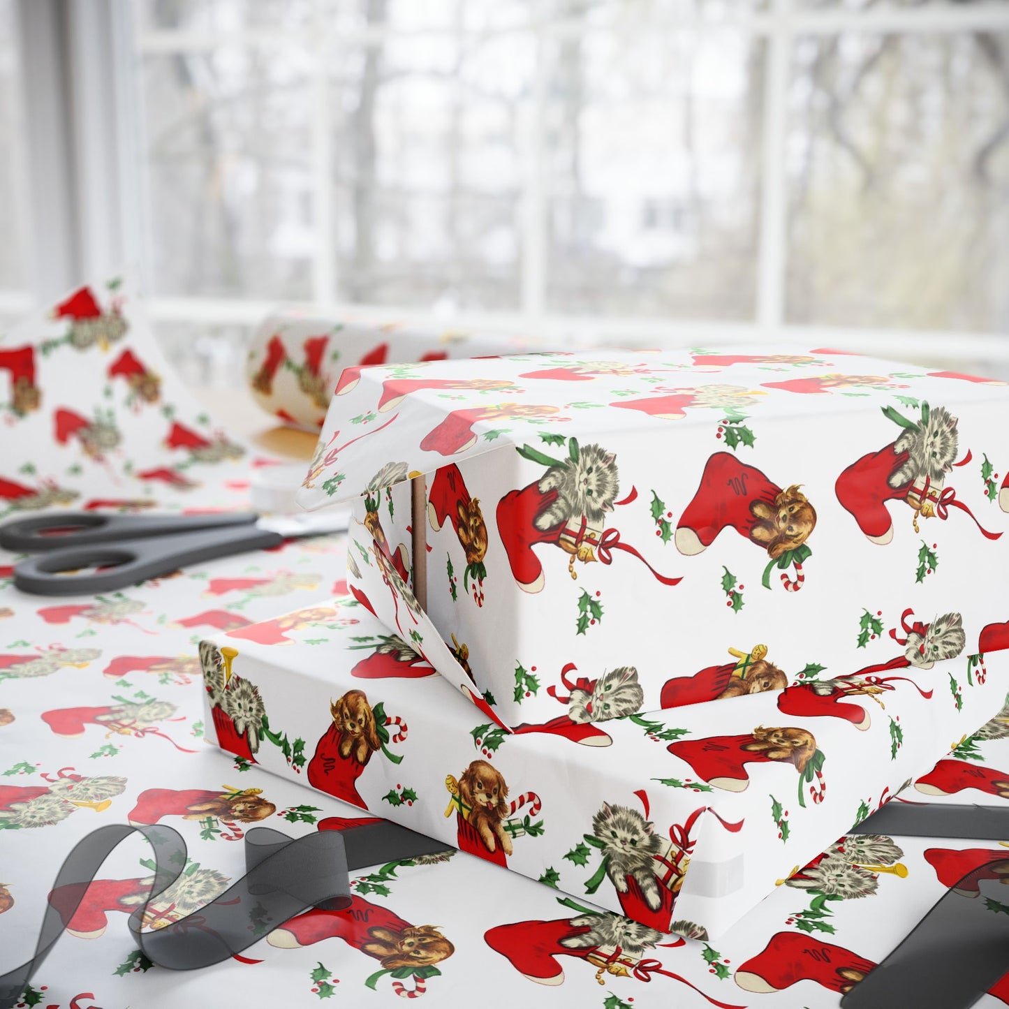 Wrapping Papers - Retro Puppy and Kitten Christmas stockings